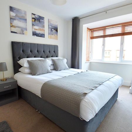 Stylish 2Br Flat - 2 Free Parking Spaces - Near Lgw Airport Crawley  Exterior photo