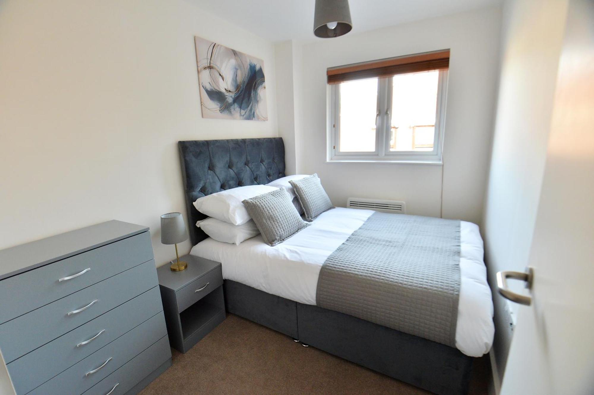 Stylish 2Br Flat - 2 Free Parking Spaces - Near Lgw Airport Crawley  Exterior photo