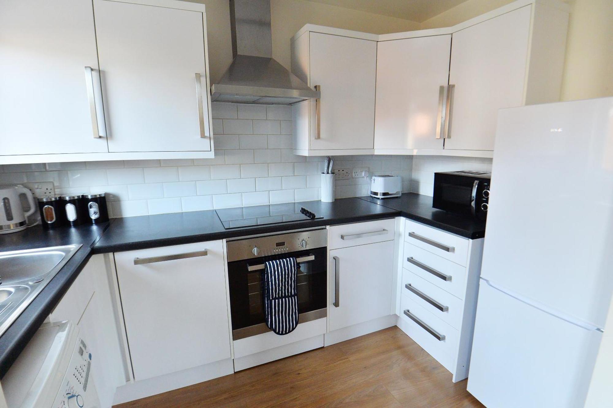 Stylish 2Br Flat - 2 Free Parking Spaces - Near Lgw Airport Crawley  Exterior photo