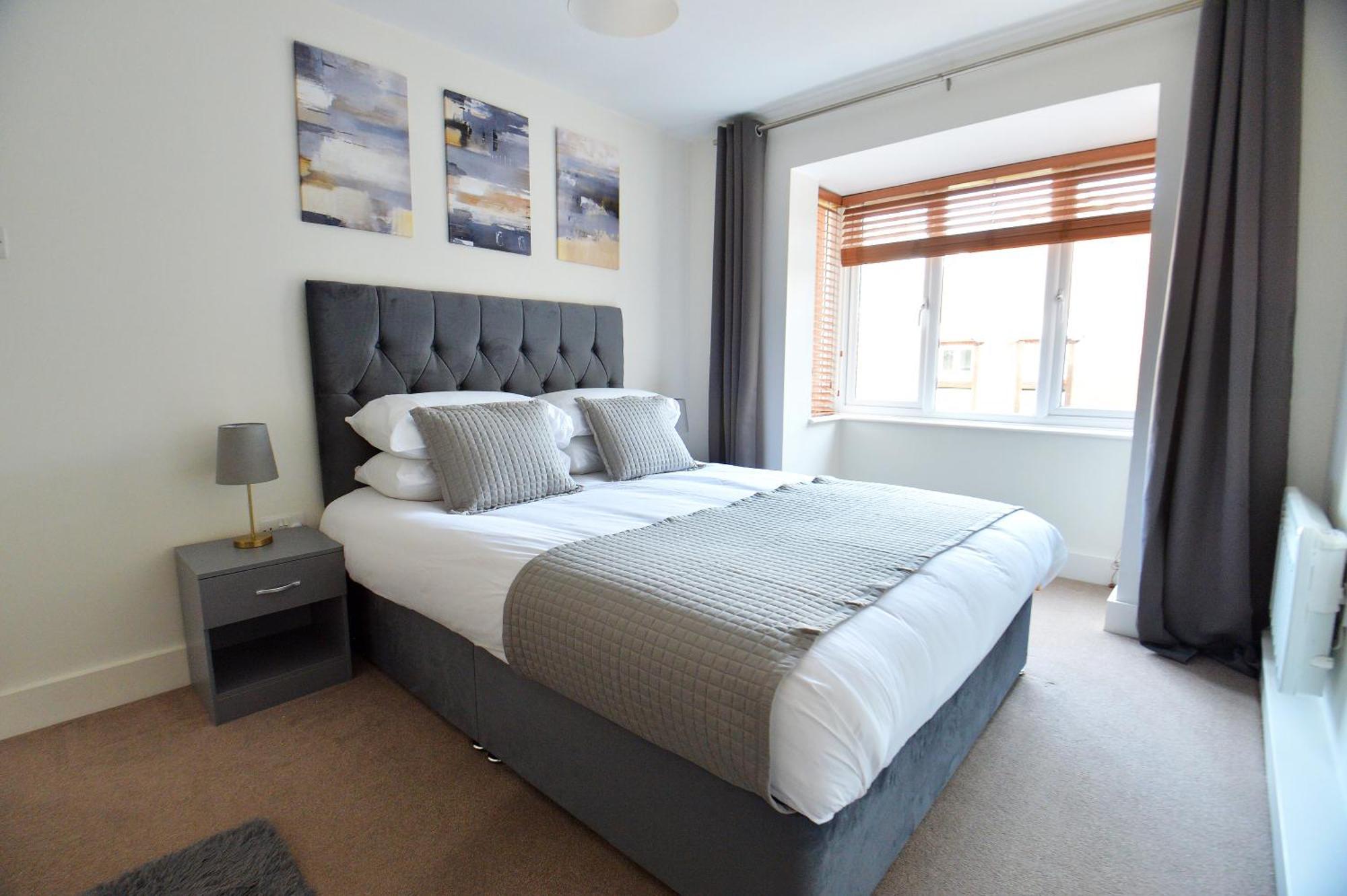 Stylish 2Br Flat - 2 Free Parking Spaces - Near Lgw Airport Crawley  Exterior photo